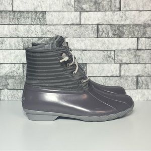 New Sperry Woman’s 9.5 SaltWater Lined Duck Boots Grey Puffer